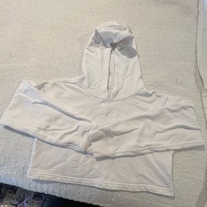 CROPPED LULULEMON HOODIE
